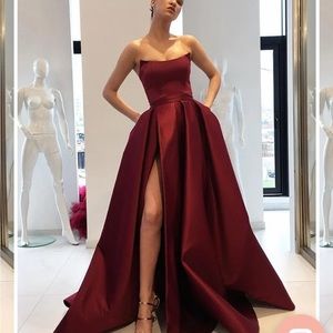 NEVER WORN STRAPLESS RED DRESS